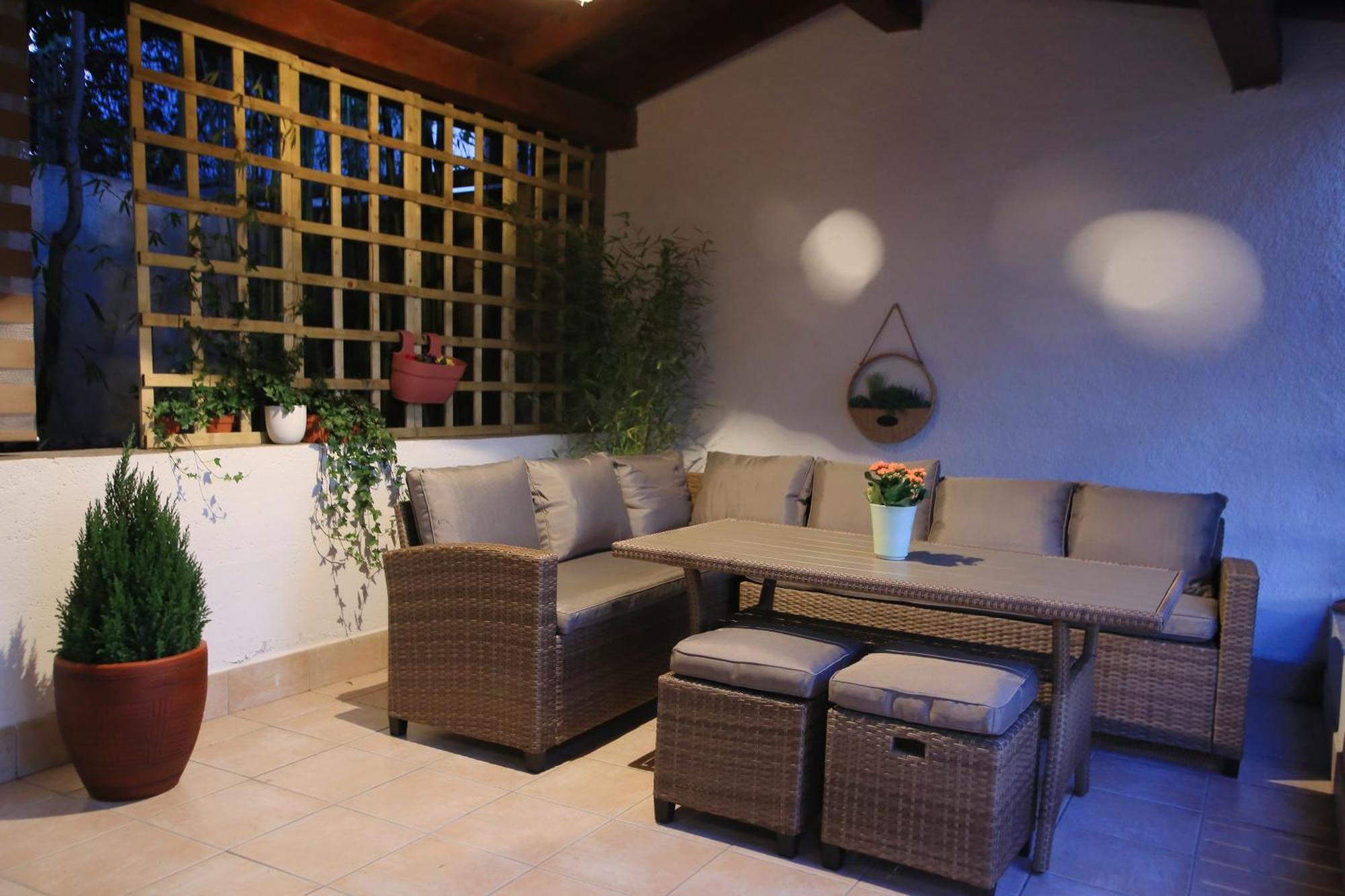 Bamboo Oasis Apartment With Terrace In The Garden And Free Parking, Fiume Esterno foto
